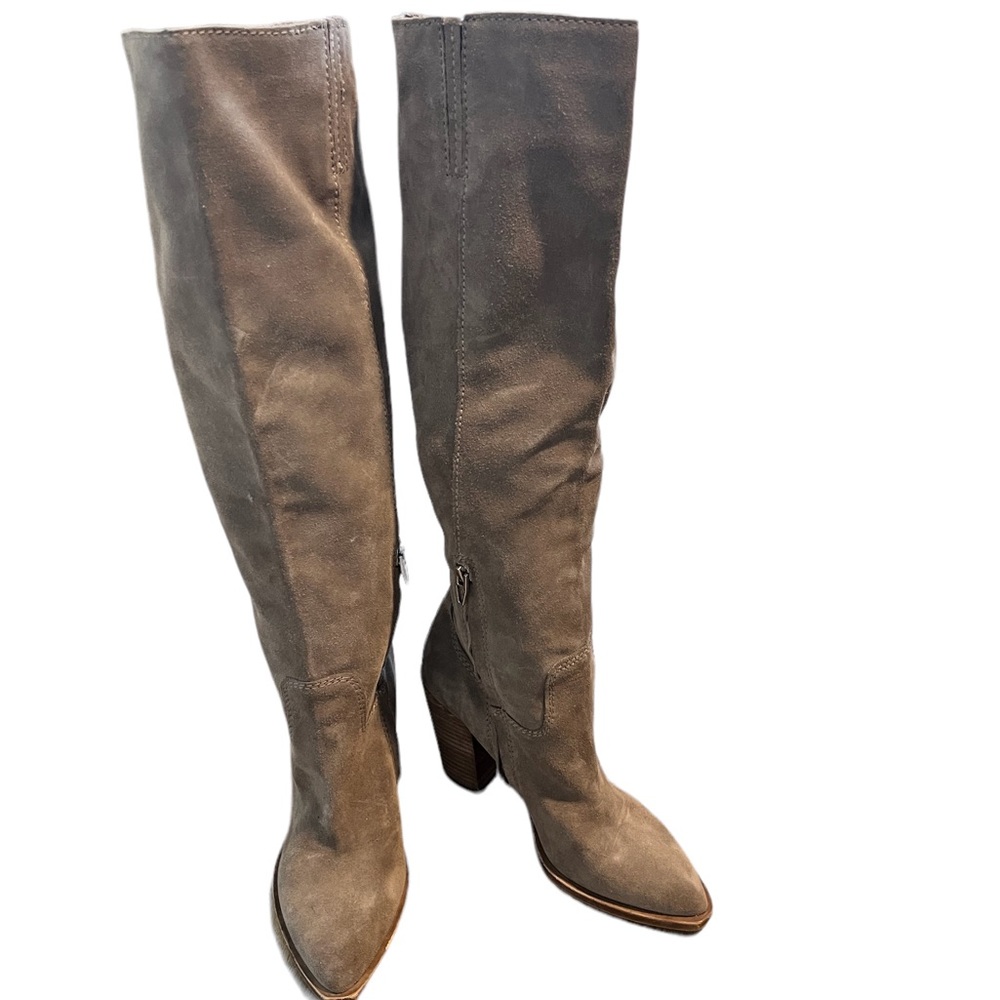 Dolce Vita woman’s Kyler knee-high boot soft 100% suede. Slouchy style soft!